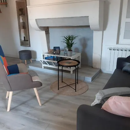 Des Bujours Casa de Férias Saint-Bris-des-Bois